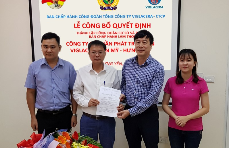 Công bố quyết định thành lập Chi bộ Công ty cổ phần phát triển KCN Viglacera Yên Mỹ - Hưng Yên 1
